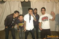 Foto Snickers and the Chicken Fighter