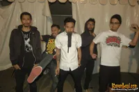 Foto Snickers and the Chicken Fighter