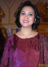 Foto Sundari Soekotjo