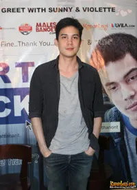 Foto Sunny Suwanmethanont