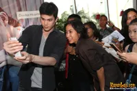 Foto Sunny Suwanmethanont