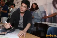 Foto Sunny Suwanmethanont