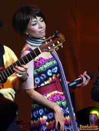 Foto Syaharani and Queenfireworks