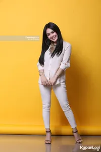 Foto Syahrini