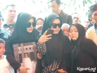 Foto Syahrini