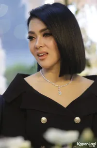 Foto Syahrini