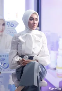 Foto Syahrini