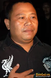 Foto Taufik Savalas