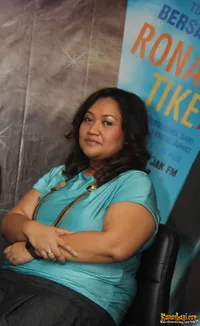 Foto Tike Priatnakusumah