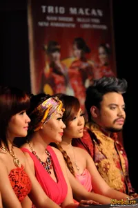Foto Trio Macan