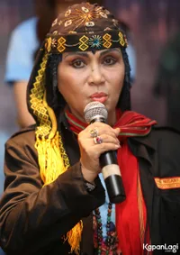 Foto Ully Sigar Rusady