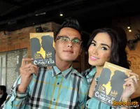 Foto Ussy Sulistiawaty