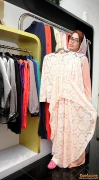 Foto Ussy Sulistiawaty