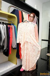 Foto Ussy Sulistiawaty