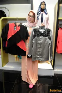 Foto Ussy Sulistiawaty