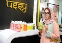 Foto Ussy Sulistiawaty