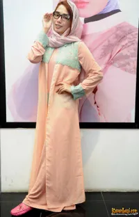 Foto Ussy Sulistiawaty