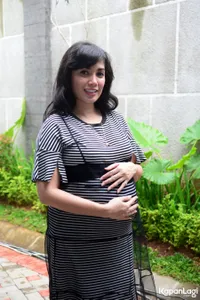 Foto Ussy Sulistiawaty