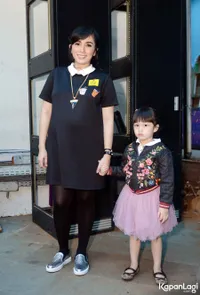 Foto Ussy Sulistiawaty