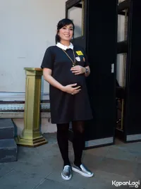 Foto Ussy Sulistiawaty