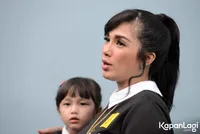 Foto Ussy Sulistiawaty