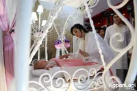 Foto Ussy Sulistiawaty