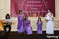 Foto Ussy Sulistiawaty