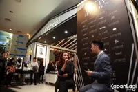 Foto Ussy Sulistiawaty