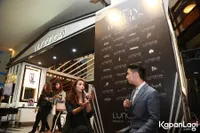 Foto Ussy Sulistiawaty