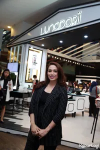 Foto Ussy Sulistiawaty