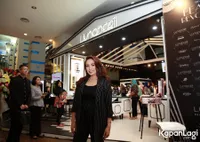 Foto Ussy Sulistiawaty