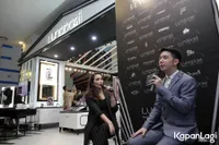 Foto Ussy Sulistiawaty