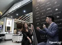 Foto Ussy Sulistiawaty