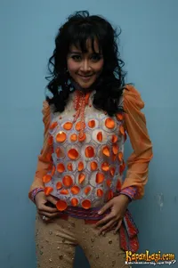 Foto Uut Permatasari