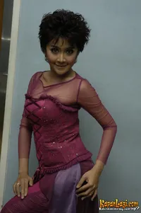 Foto Uut Permatasari