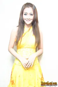 Foto Uut Permatasari