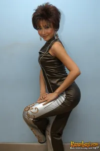 Foto Uut Permatasari