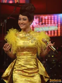 Foto Uut Permatasari