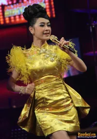 Foto Uut Permatasari