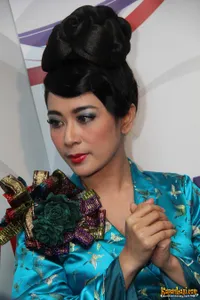 Foto Uut Permatasari