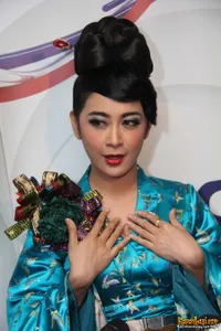 Foto Uut Permatasari