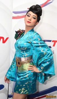 Foto Uut Permatasari