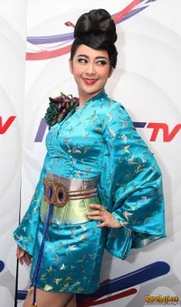 Foto Uut Permatasari