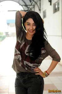 Foto Uut Permatasari