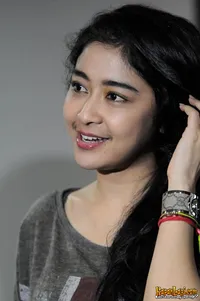 Foto Uut Permatasari