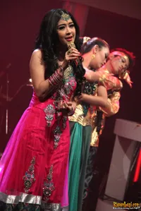 Foto Uut Permatasari