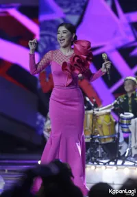 Foto Uut Permatasari