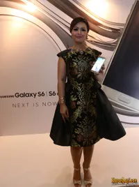 Foto Vebbina Kaunang