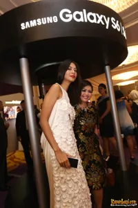 Foto Vebbina Kaunang