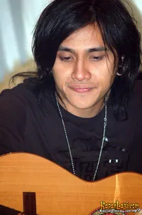 Foto Vicky Nitinegoro